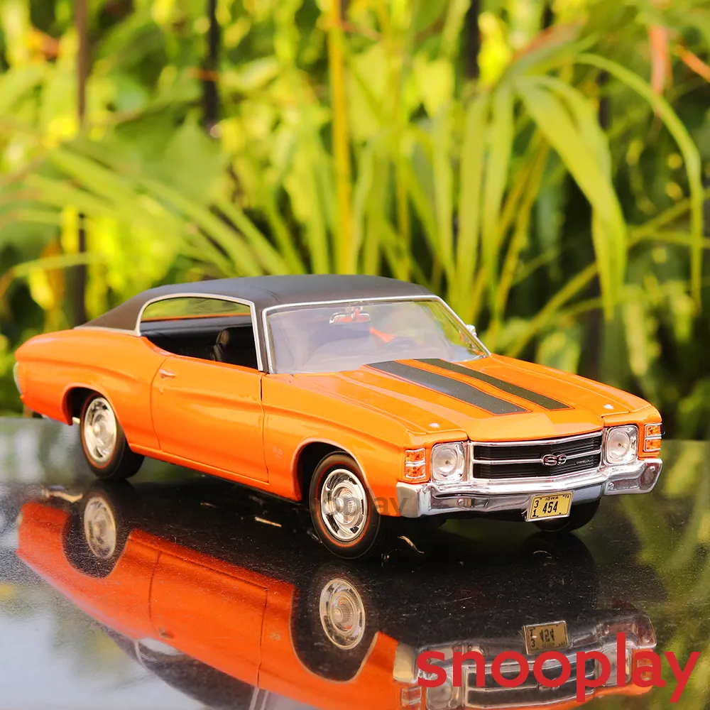 Original Licensed 1971 Chevrolet Chevelle SS 454 Sport Toy Car with Openable Parts and Adjustable Front Wheels (Scale 1:18)